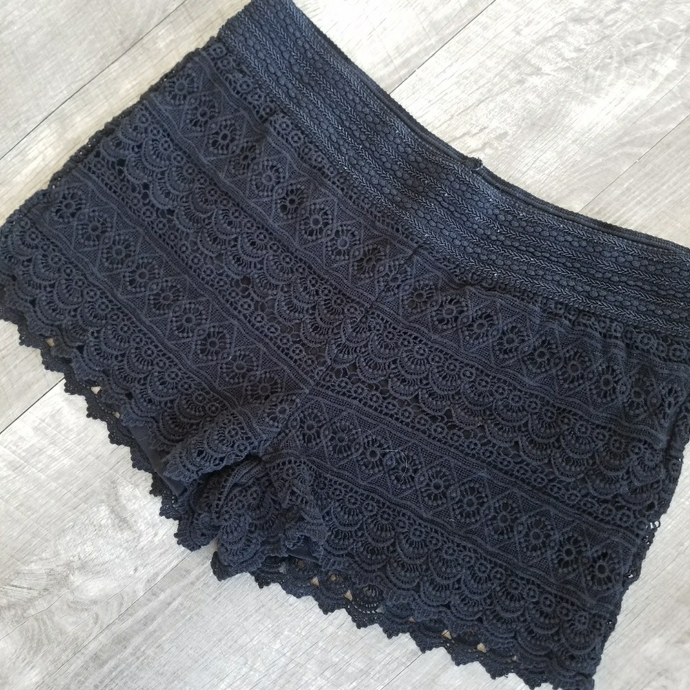 Dillards // Crochet  Shorts